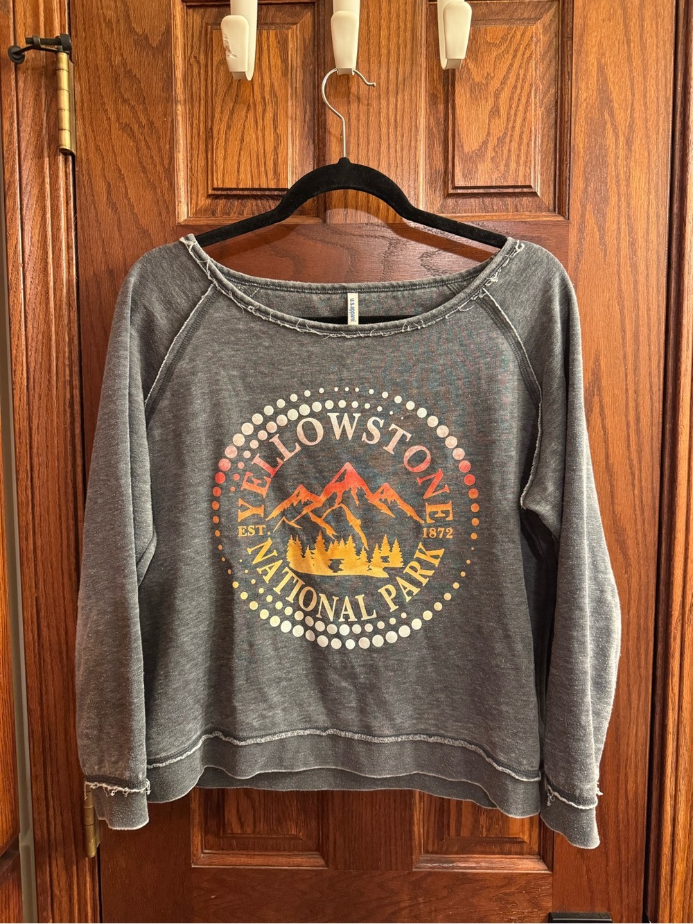 Women's Gray Yellowstone National Park Graphic Sweatshirt